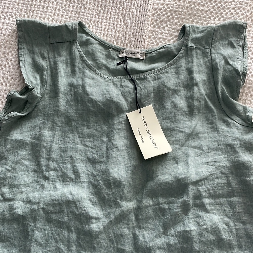 Ruffle sleeve short sleeve size small linen top